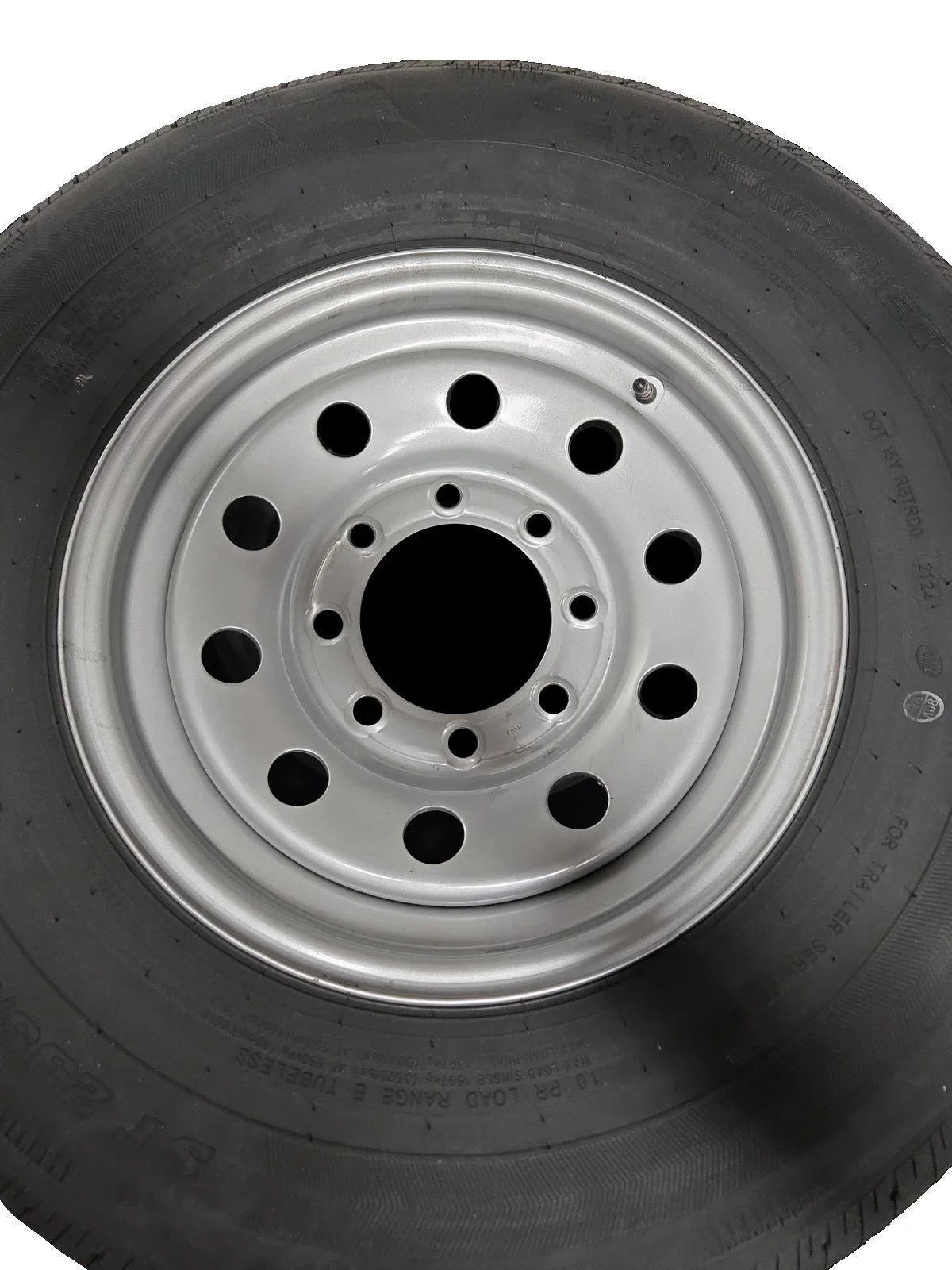 Moritz Trailers Wheel/Tire Combo 16" Radial - Rodoc Leasing Sales & Service